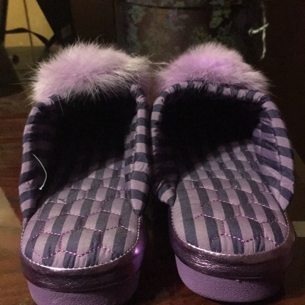 Slippers - Picture 3 of 3